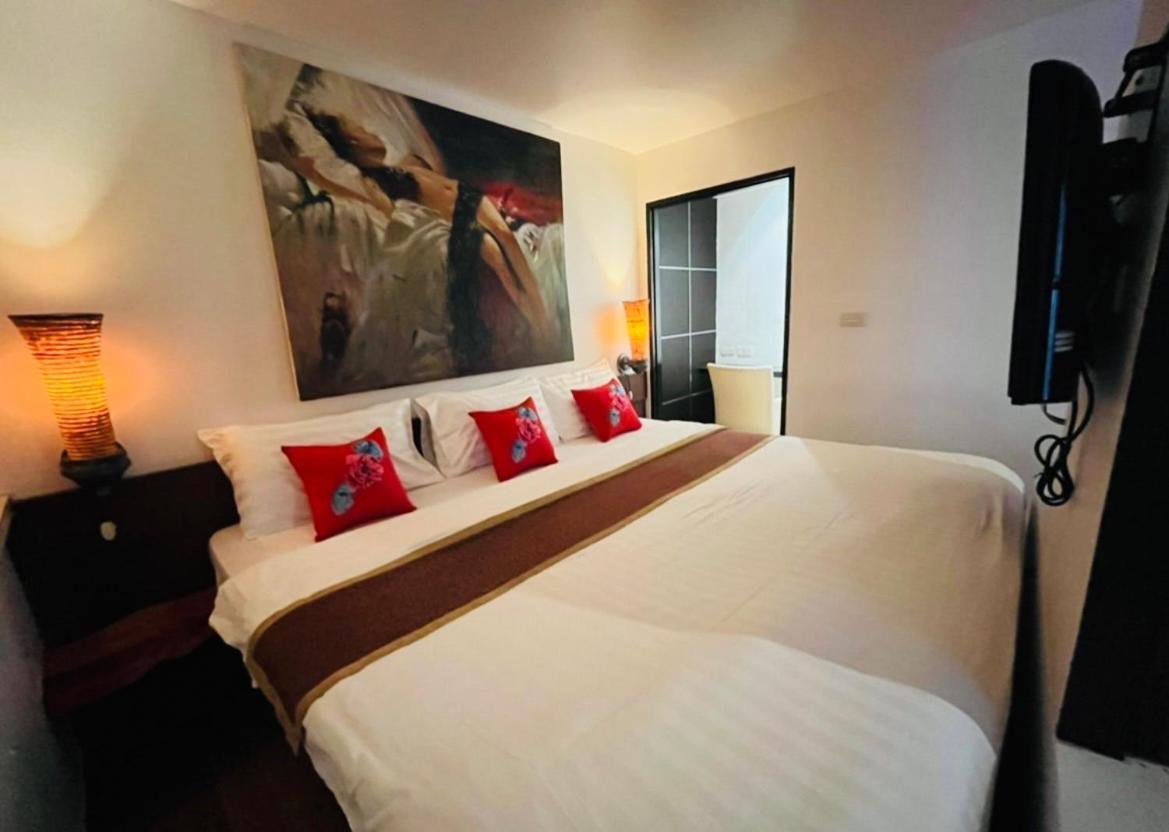 Baipho Lifestyle Hotel Patong Exterior photo