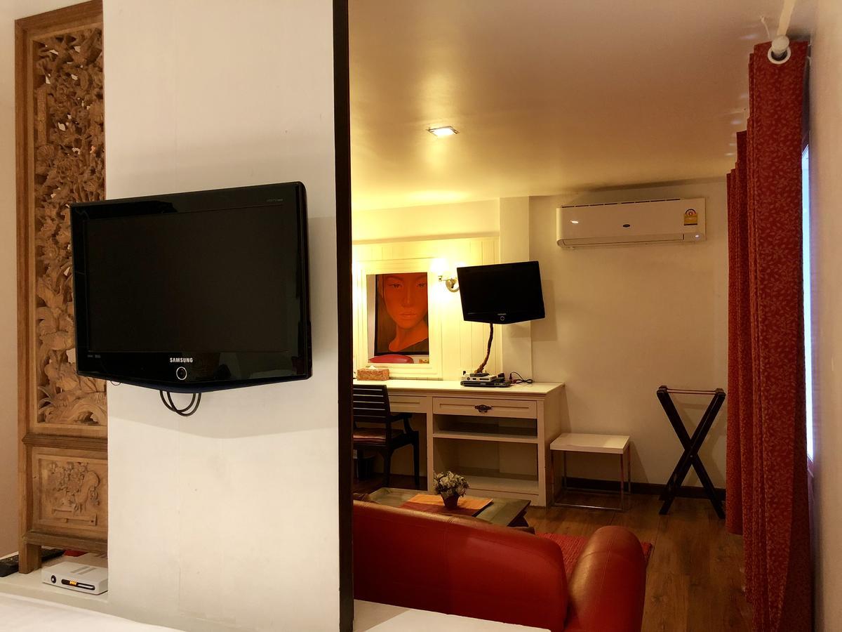 Baipho Lifestyle Hotel Patong Exterior photo