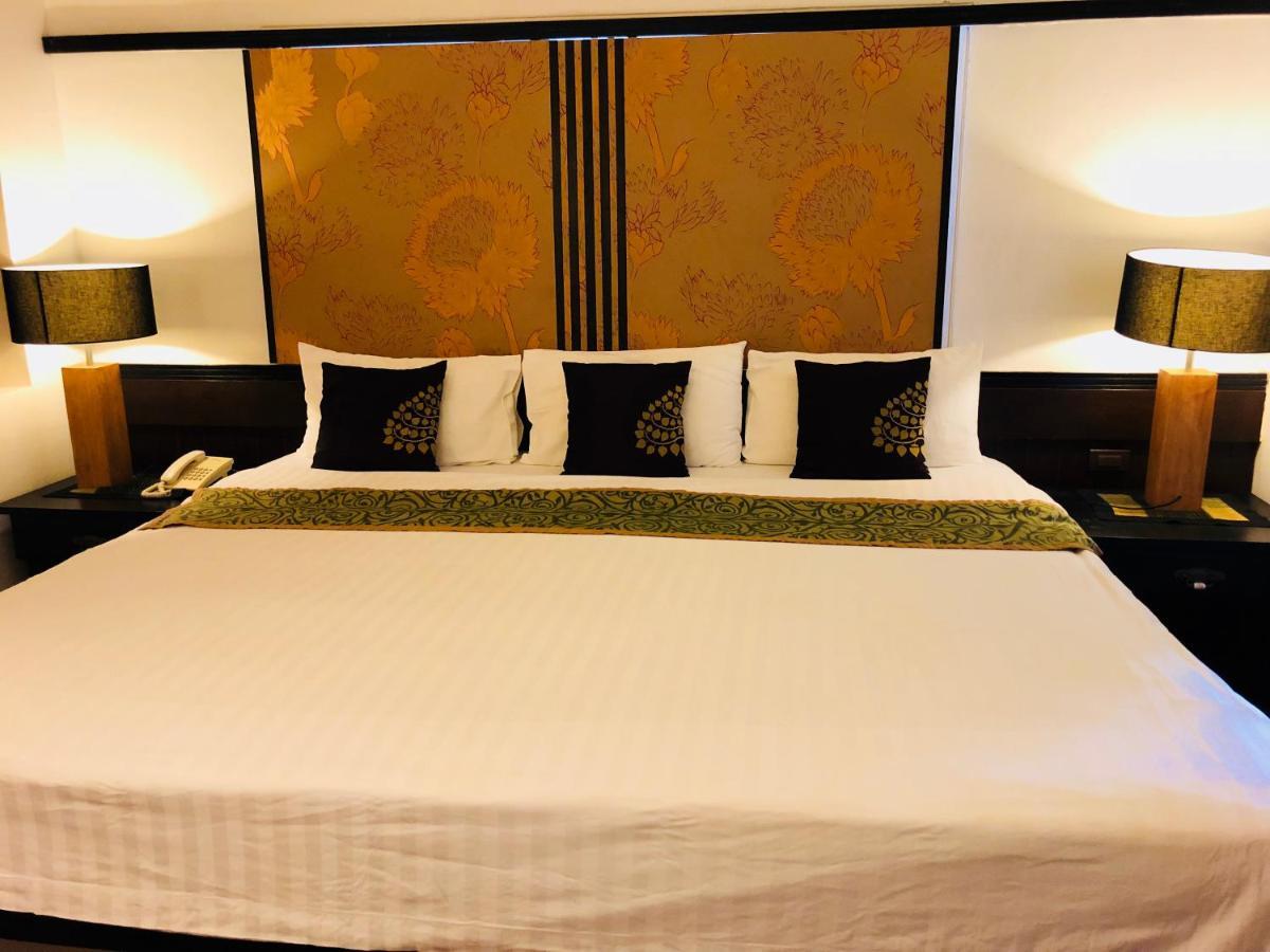 Baipho Lifestyle Hotel Patong Exterior photo